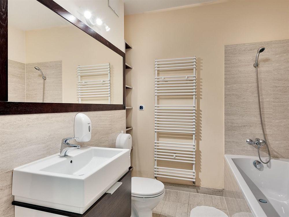 Apartamenty Aparts Lodź Bagian luar foto