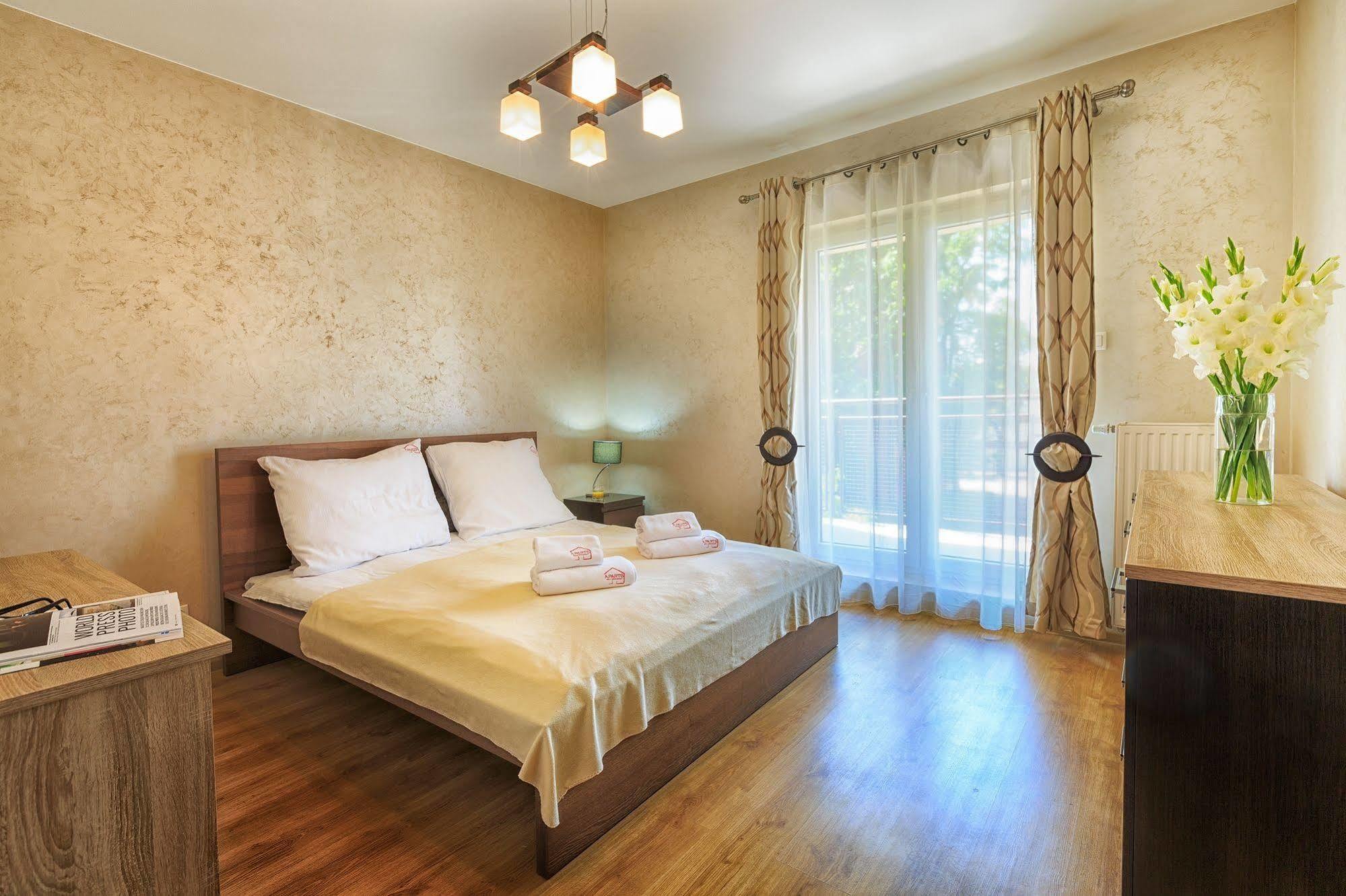 Apartamenty Aparts Lodź Bagian luar foto