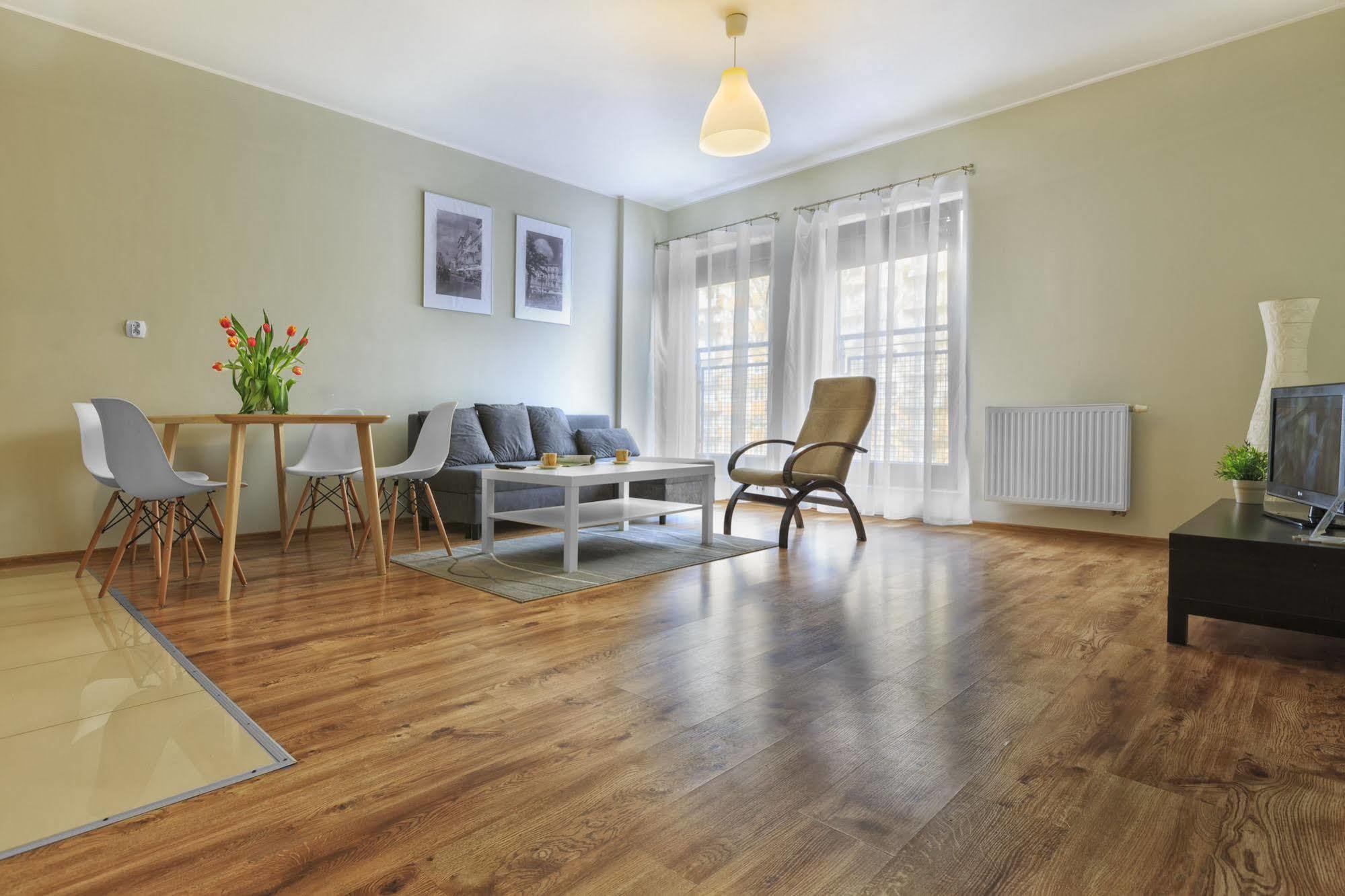 Apartamenty Aparts Lodź Bagian luar foto