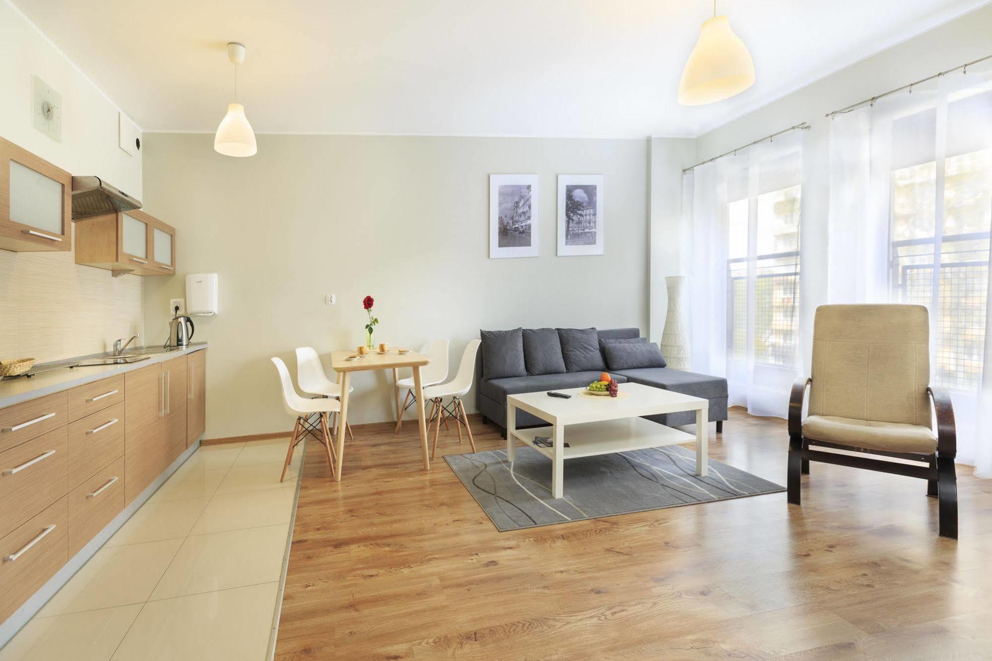 Apartamenty Aparts Lodź Bagian luar foto