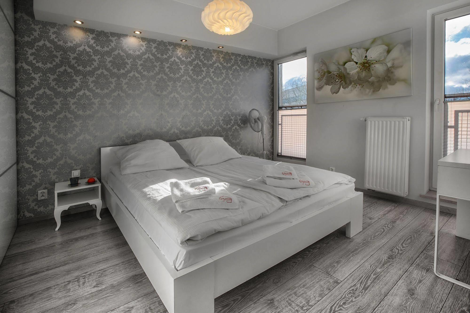 Apartamenty Aparts Lodź Bagian luar foto